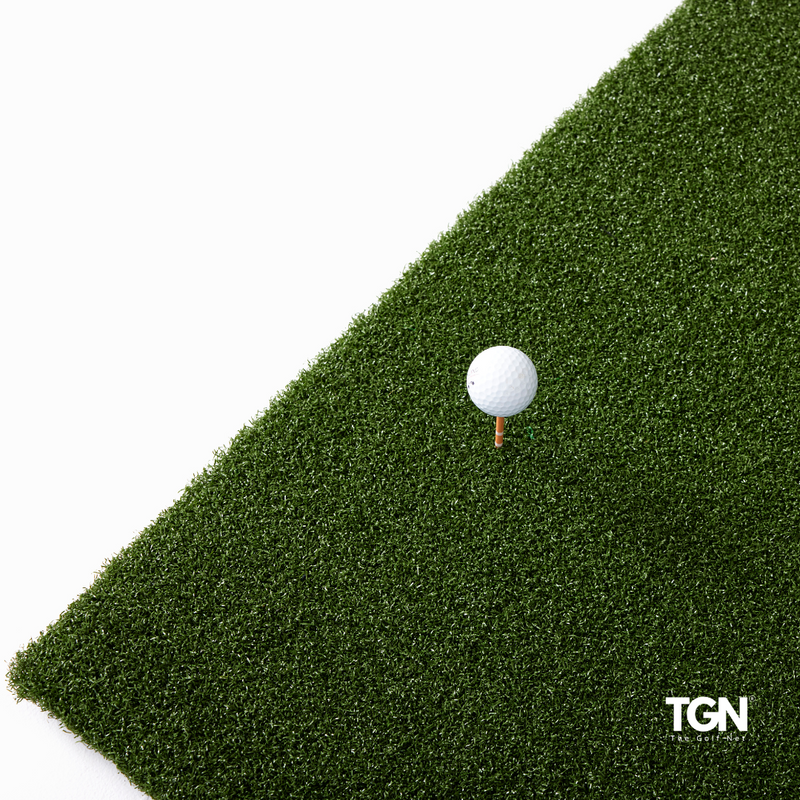 Golf mat with white ball